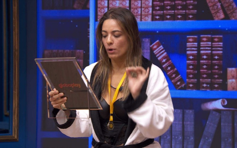 Brothers do BBB 24 assistem episódios das séries Encantado