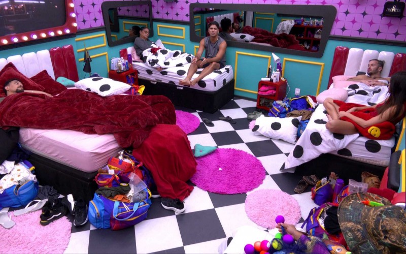 Brothers se reúnem no Quarto Anos 50 e definem voto para a formação do próximo Paredão do BBB 25