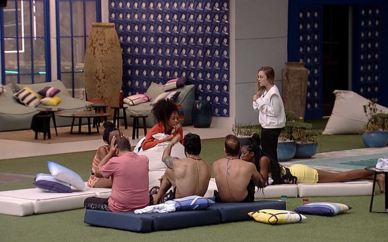 Caio recebe conselho de brothers sobre Fiuk e afirma:
