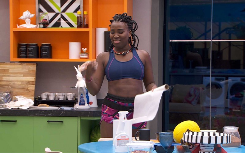 Calcinha de Leidy Elin vai parar em lugar inusitado e sisters se divertem