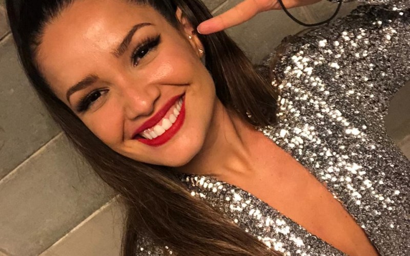 Campeã do BBB21, Juliette faz primeira selfie fora da casa e afirma: