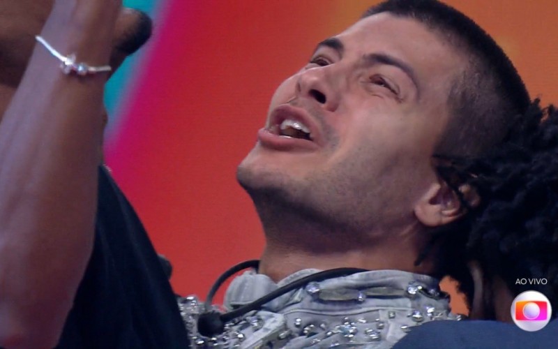 Campeão do BBB 22, Arthur Aguiar fala sobre o destino do prêmio
