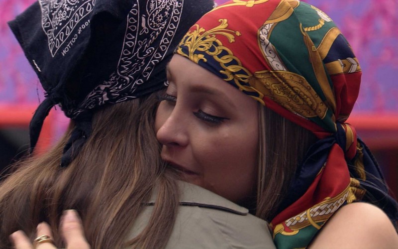 Carla Diaz chora e desabafa com Thaís no BBB21: ‘Entendo essa sensação de estar sozinha’