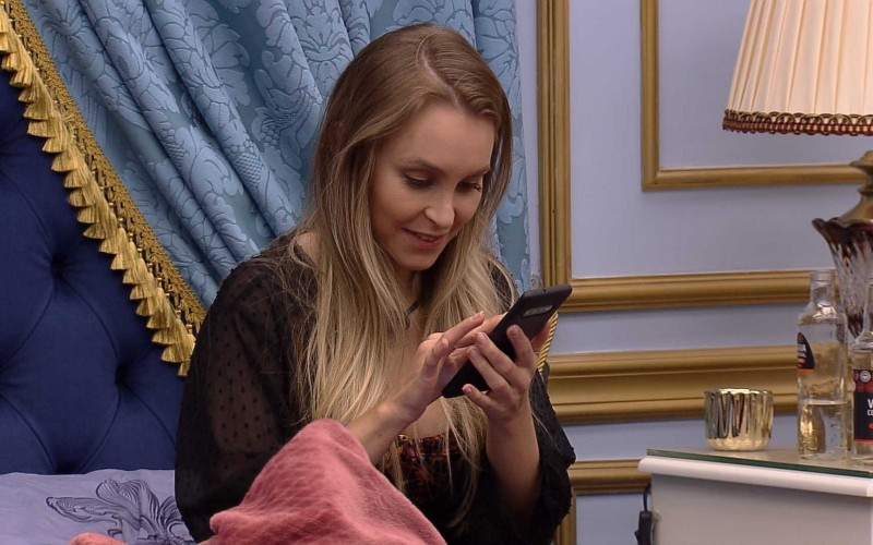 Carla Diaz combina jogo com Arthur no BBB21:
