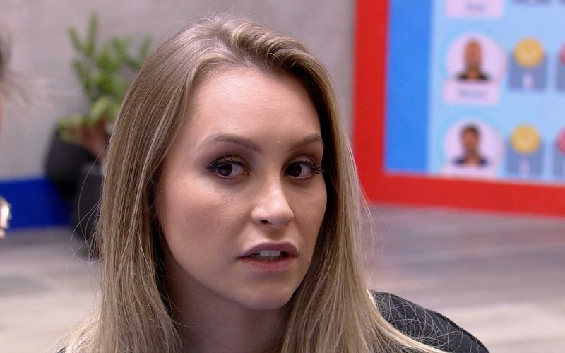 Carla Diaz comenta sobre postura de sister com Camilla de Lucas: