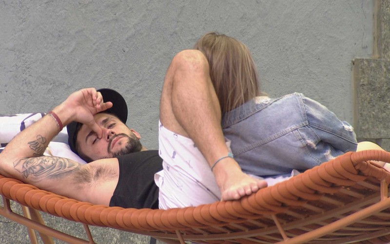 Carla Diaz e Arthur especulam sobre votos da casa e brother opina sobre Fiuk