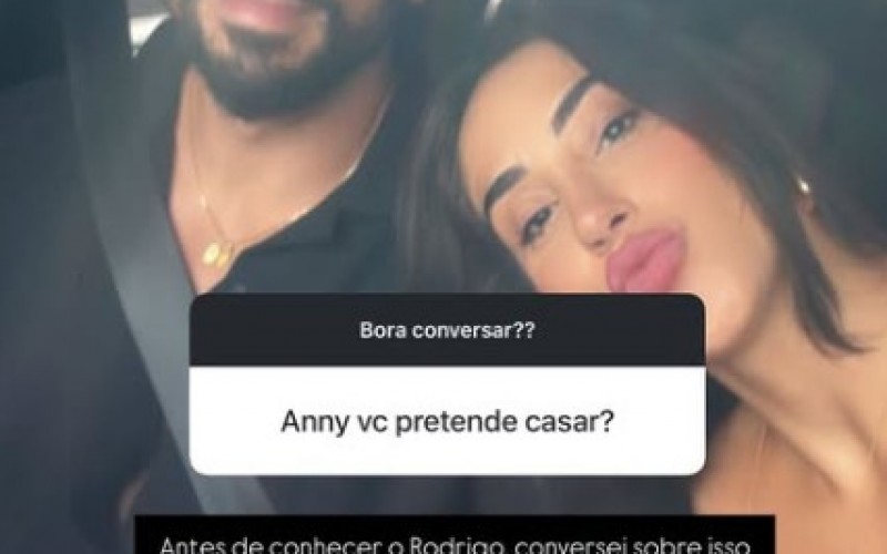 Com novo namorado, Deniziane responde seguidores: