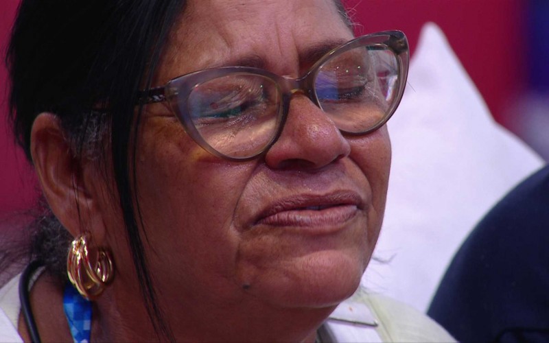 Delma se emociona com o Presente do Anjo no BBB 25: "Meus amores, eu amo vocês!"