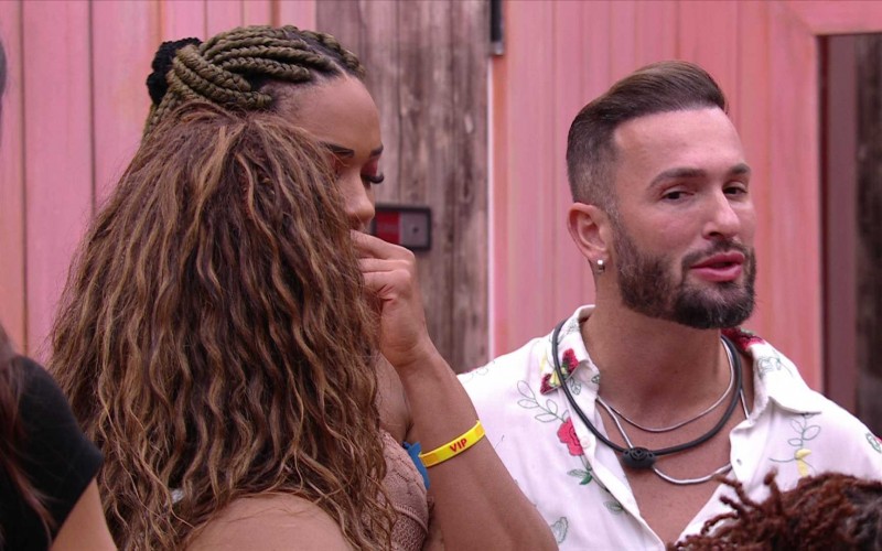 Diego Hypolito esclarece comentário sobre ser