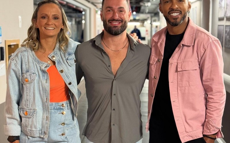 Diego Hypolito encontra Richarlyson Barbosa e Fabi Alvim e celebra: