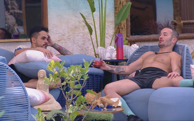 Diego Hypolito relembra primeiro relacionamento: