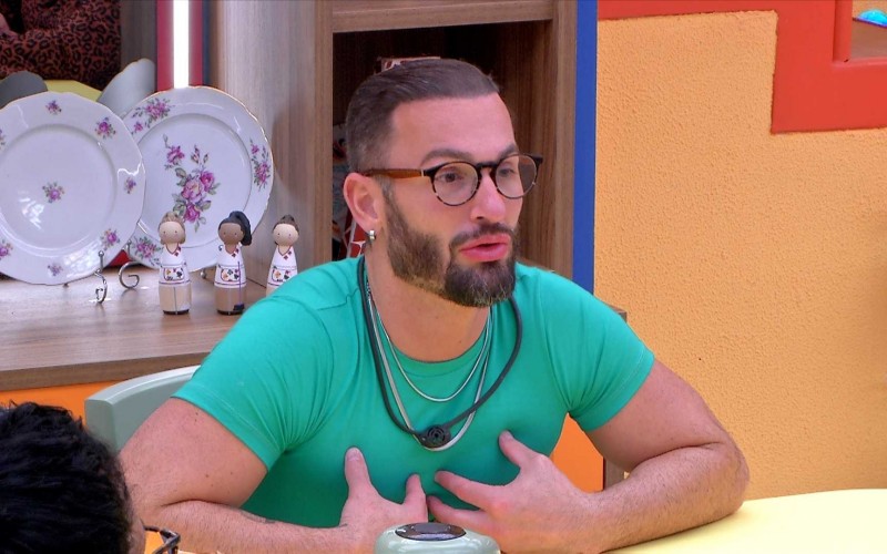 Diego Hypollito fala sobre voto em sisters no BBB 25: