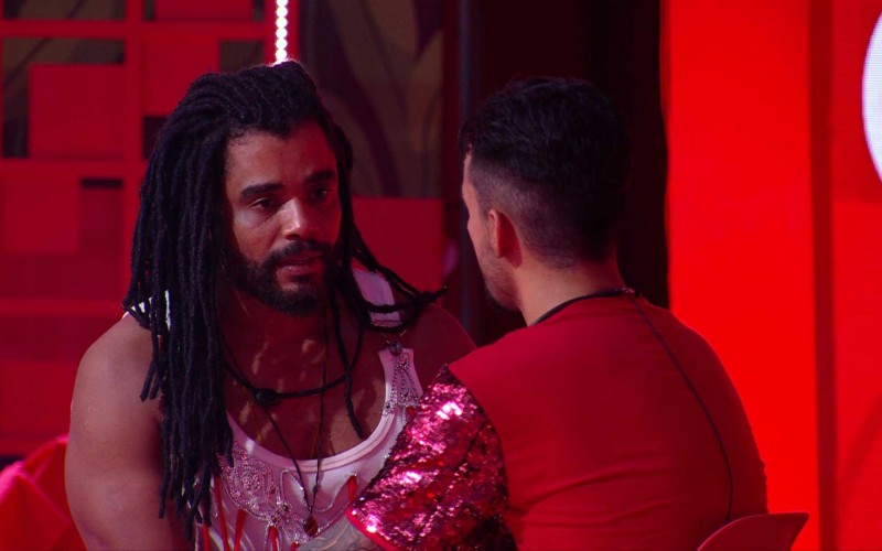 Diogo Almeida é aconselhado por João Gabriel sobre romance: