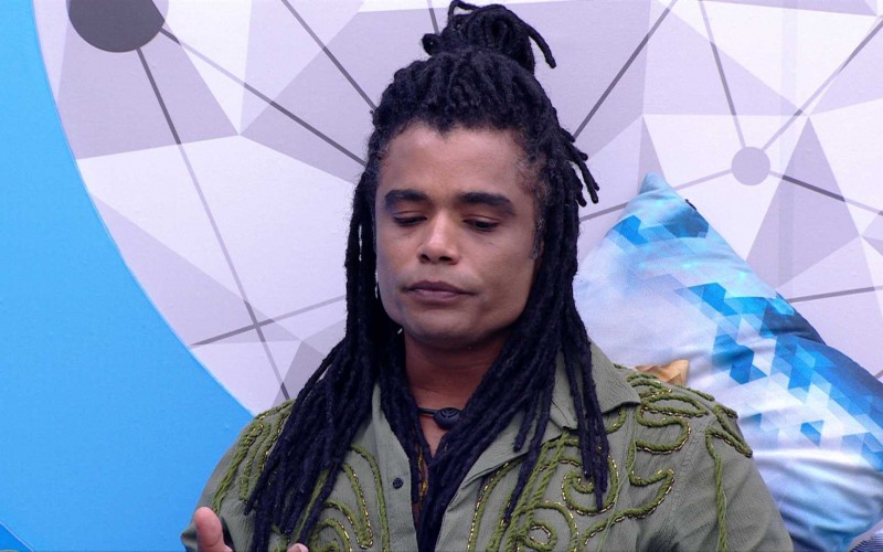 Diogo Almeida pergunta sobre voto do LÃder João Gabriel: