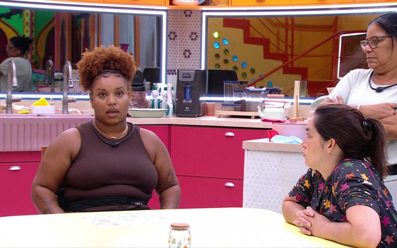 Divisão de comida é discutida e Camilla opina: