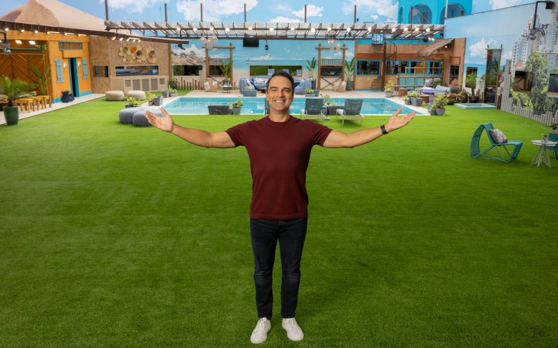 É hoje! Tadeu Schmidt oficializa a estreia do BBB 25 com discurso emocionante