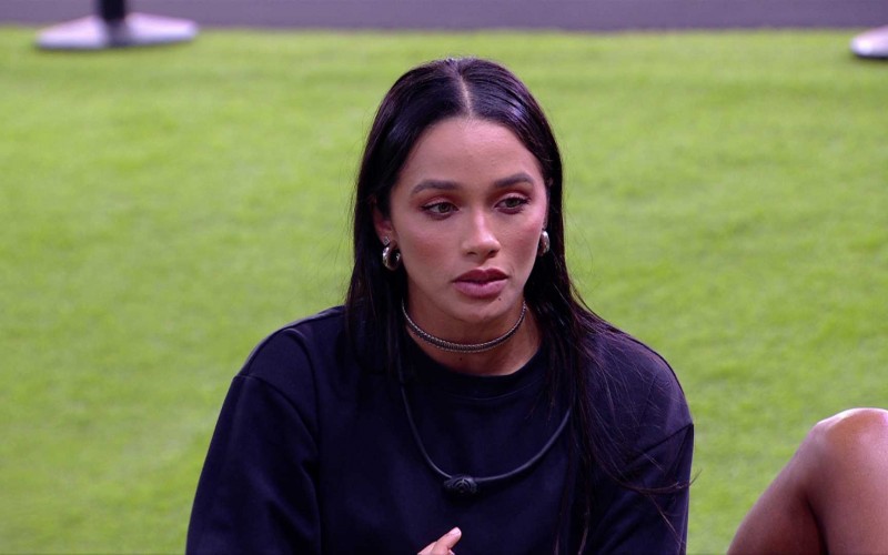 Em conversa com aliados, Eva desabafa sobre brother e questiona: