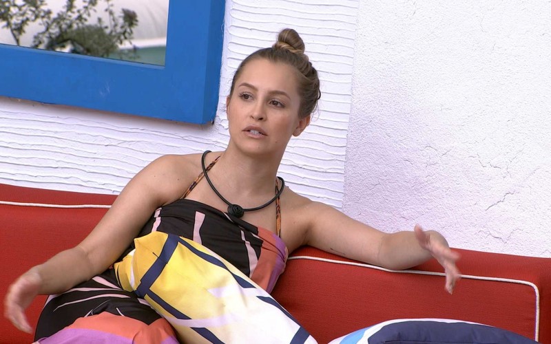Em conversa com brothers, Carla Diaz faz desabafo: