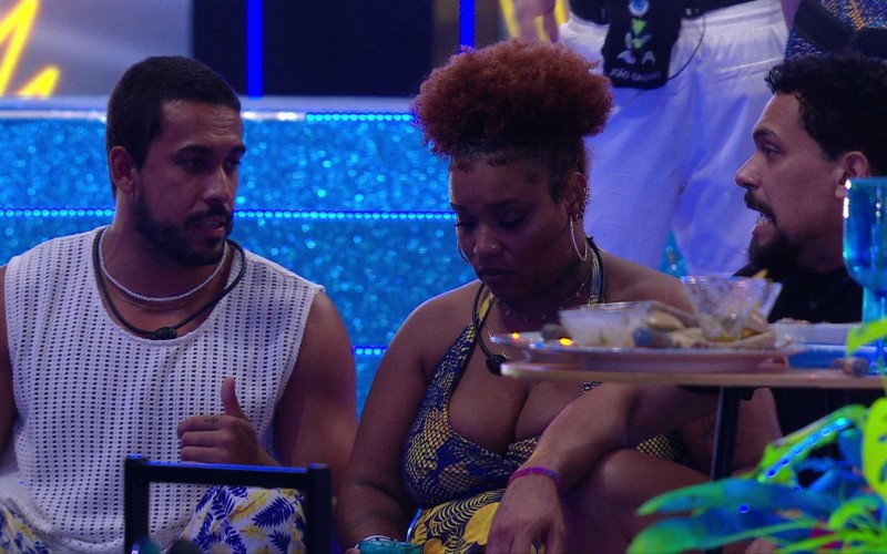 Em conversa com Camilla e VinÃcius, Maike desabafa sobre brother: