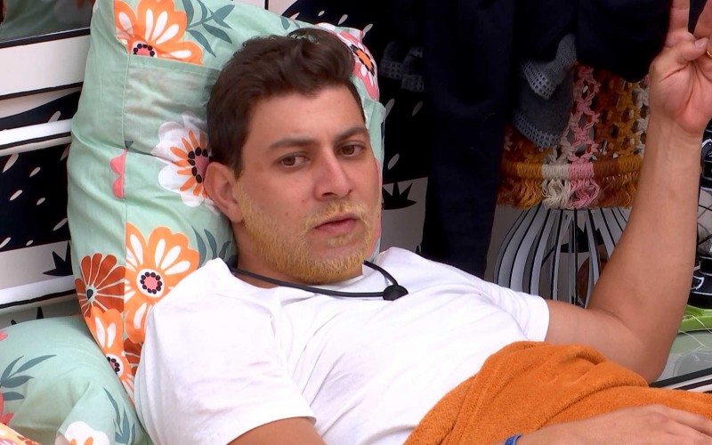 Em conversa com Gilberto, Caio diz: