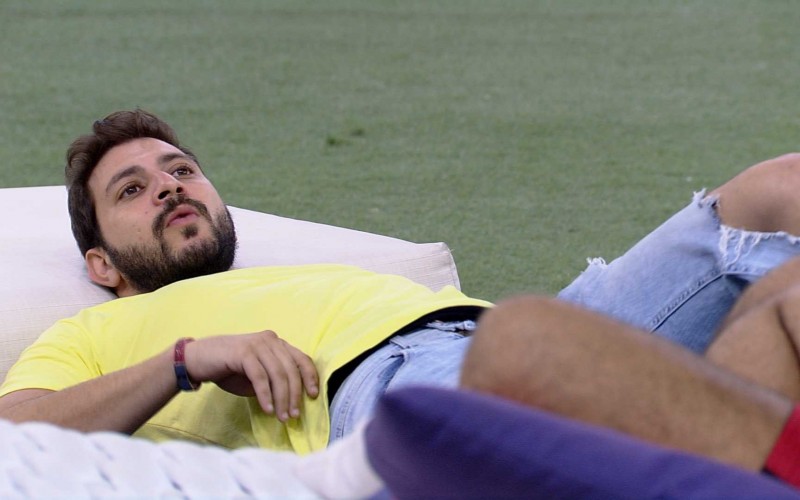 Em conversa com Sarah e Gilberto, Caio afirma: