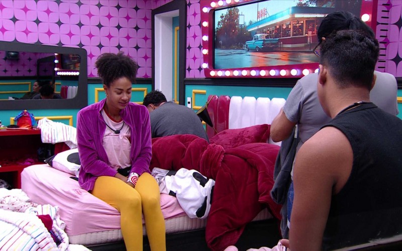 Em dia de Prova do Anjo, Aline diz que daria o Monsto para a Líder: