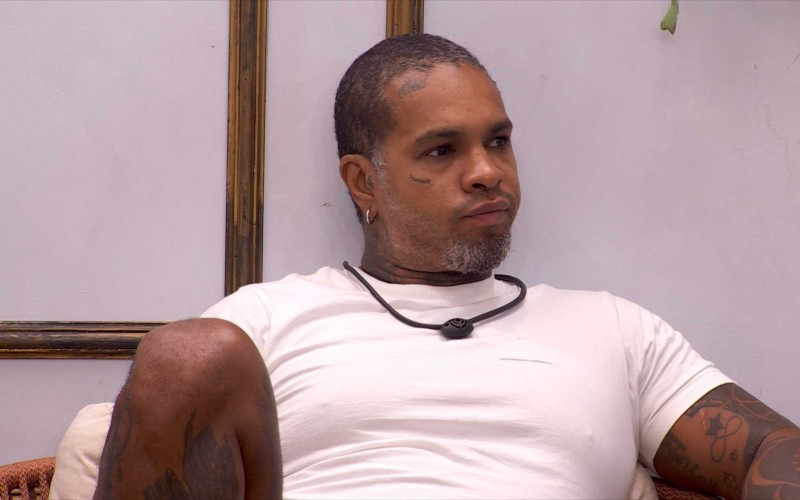 Emparedado, Rodriguinho diz que precisa ir embora: