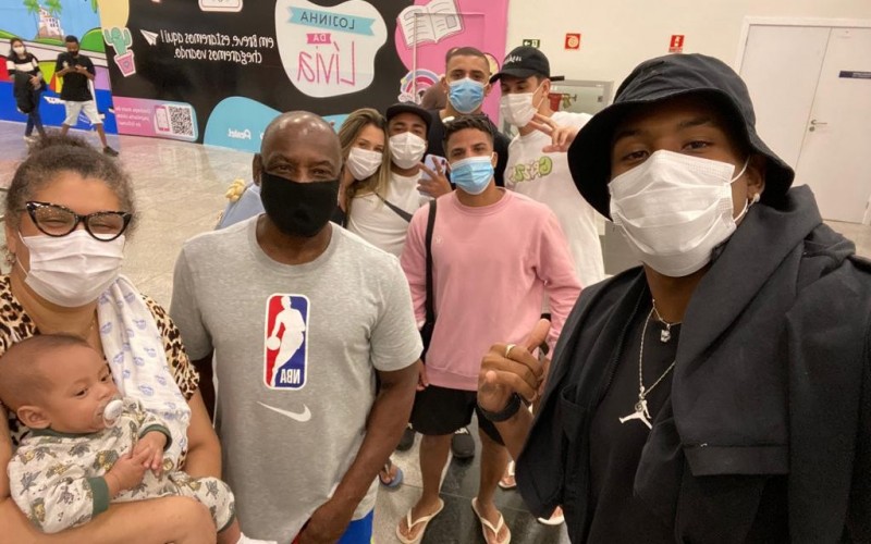 Empresário de Paulo André Camilo, do BBB22, revela sobre brother: ‘É um cara muito família’