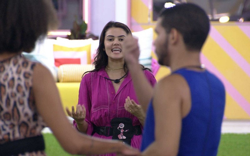 Eslovênia ensina brothers a desfilar no BBB22