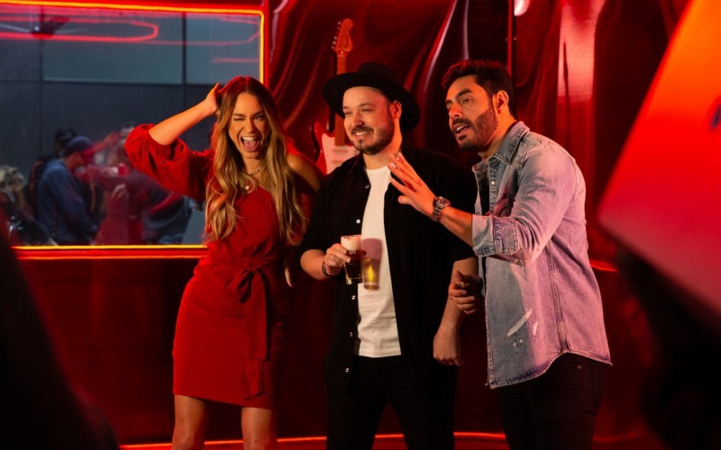 Ex-BBB Sarah Andrade é musa do novo clipe de Israel & Rodolffo e recebe elogios; confira bastidores
