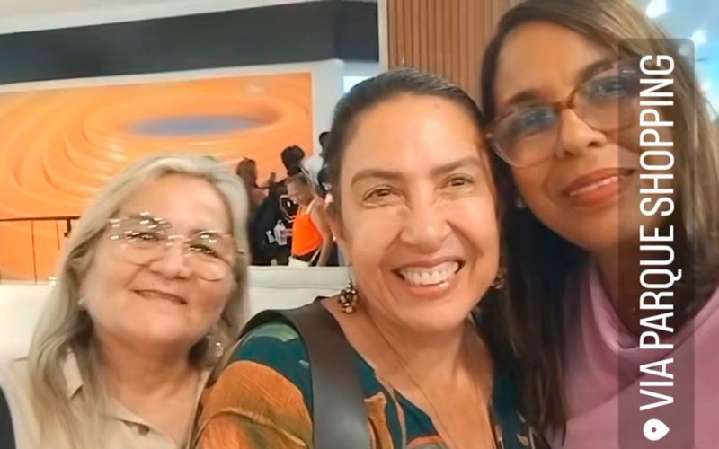 Familiares de participantes do BBB 25 se encontram na Vitrine do Seu Fifi