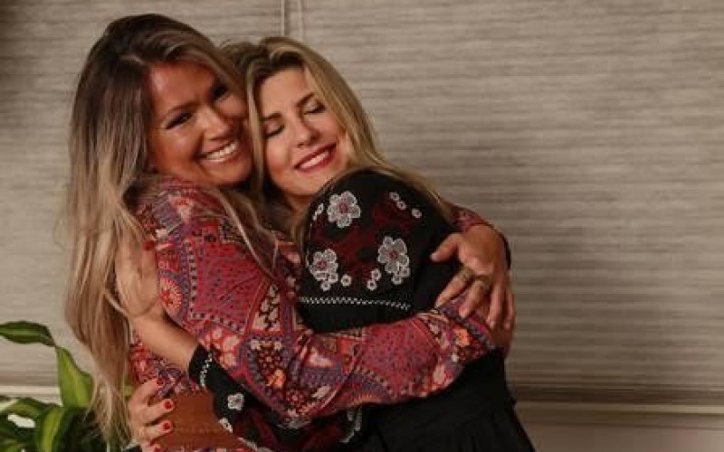 Fani Pacheco elogia postura de Íris Stefanelli na estreia de