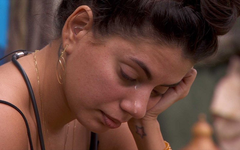 Fernanda chora ao ler a carta da famÃlia no BBB 24