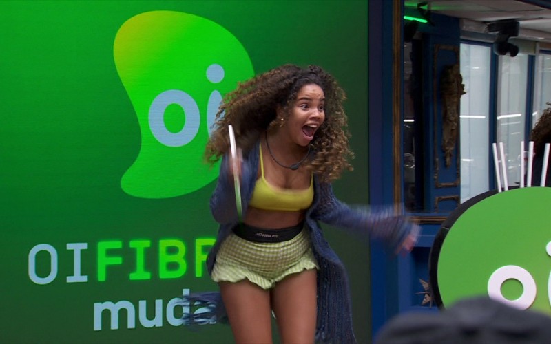Fernanda e Pitel comemoram sorteio para o Cine BBB; confira quem mais participa da sessão