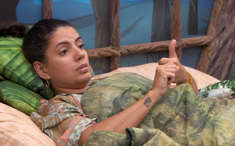 Fernanda reclama de participante mal educada e diz: