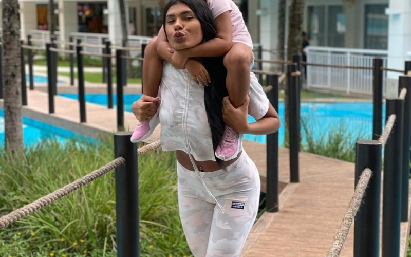 Filha de Pocah, do BBB21, completa 5 anos e namorado da cantora comenta sobre comemoração sem a sister