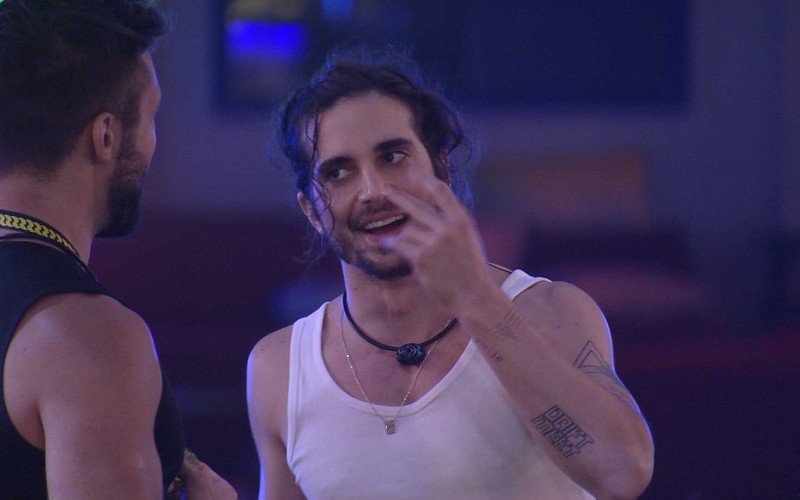 Fiuk alfineta Juliette em Festa do LÃder no BBB21: