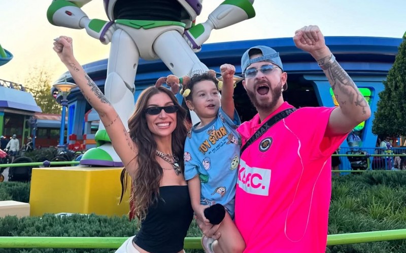 Fred Bruno encontra Bianca Andrade e filho em Orlando, e curtem a Disney juntos