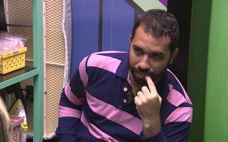 Gilberto e Sarah analisam jogo do BBB21 e criticam estratégia de Nego Di: