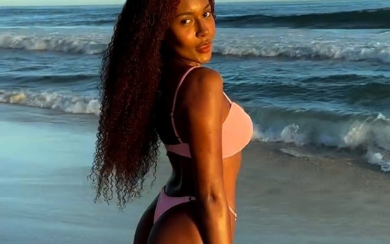 Giovanna, do BBB 25, publica vÃdeo na praia e fãs elogiam: