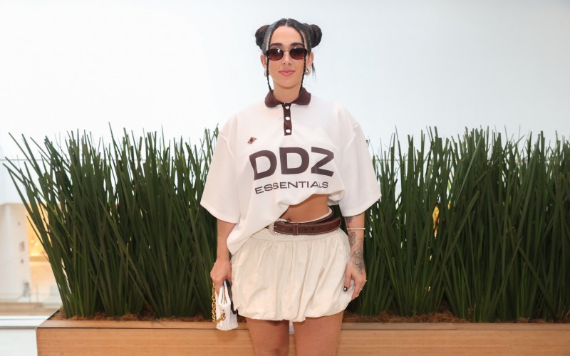 Giovanna Lima vai ao SPFW com camisa de Pizane e casal revela que faz