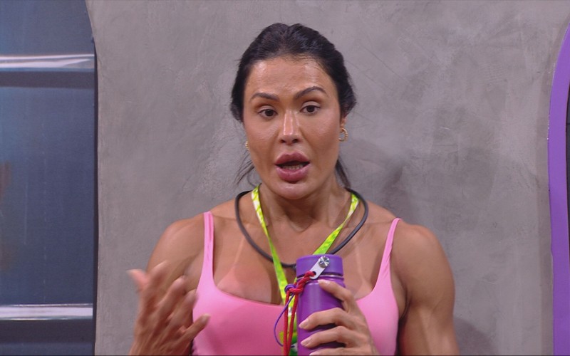 Gracyanne Barbosa comenta cena que assistiu no Quarto Secreto: