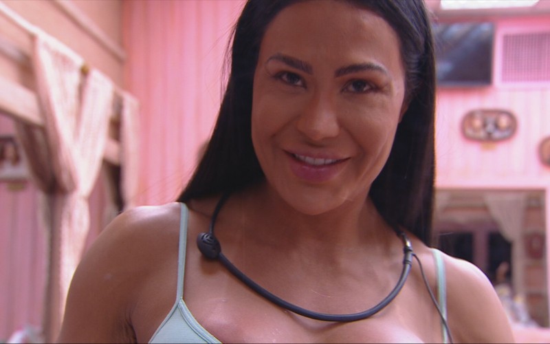Gracyanne Barbosa comenta o seu estado civil com Belo: