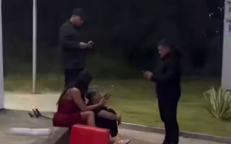 Gracyanne Barbosa tem carro levado em assalto no Rio de Janeiro