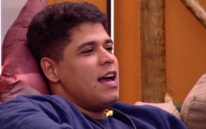 Guilherme relembra memes do Gil do Vigor, e sister pergunta: