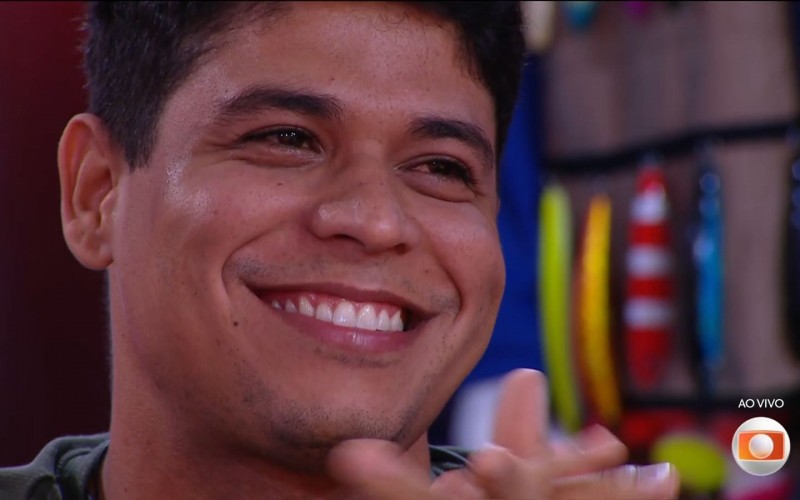 Guilherme se emociona ao rever trajetória no BBB 25: