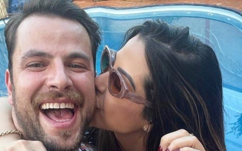 Gustavo, do BBB22, oficializa relacionamento com Laís: ‘Quer namorar comigo?’