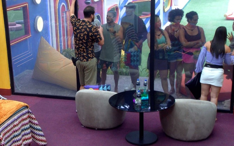 Gustavo, integrante da Casa de Vidro do BBB 22, avisa brothers: