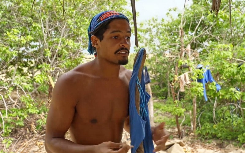 Ipojucan revela que ficou nu em prova e Victor desconfia de casal; veja vídeos inéditos de