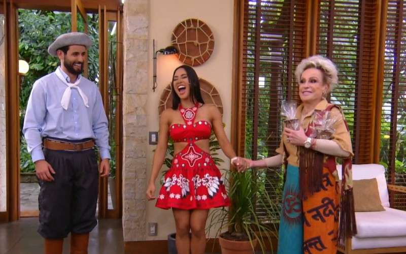 Ana Maria Braga chama casal de